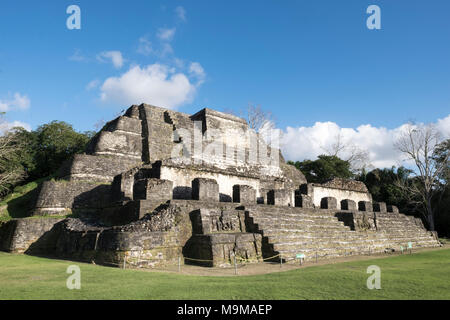 Antico tempio Maya e rovine di Altun Ha, Belize Foto Stock