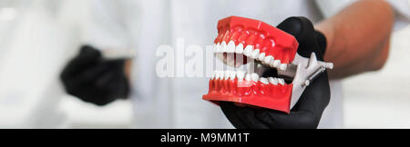 Mascella umana, odontoiatria e trattamento dentale Foto Stock