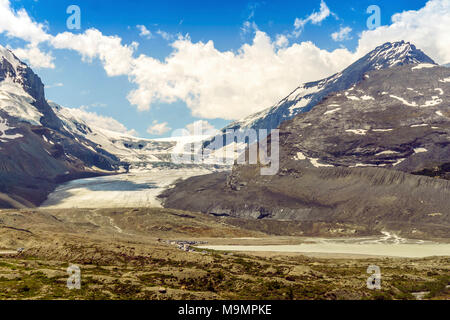 Il Columbia Icefield, Snow Dome e la Sunwapta Lake, il Parco Nazionale di Jasper, Alberta, Canada Foto Stock