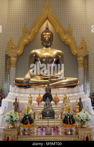 Più grande del mondo in oro massiccio statua del Buddha, il Tempio del Buddha d'oro, Wat Traimit, Samphanthawong, Bangkok, Thailandia Foto Stock