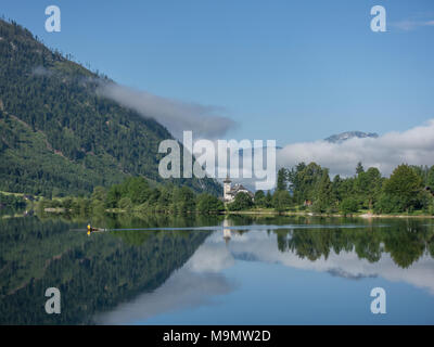 Grundlsee con Grundlsee Castello o Villa Roth, Gößl, Stiria, Austria Foto Stock