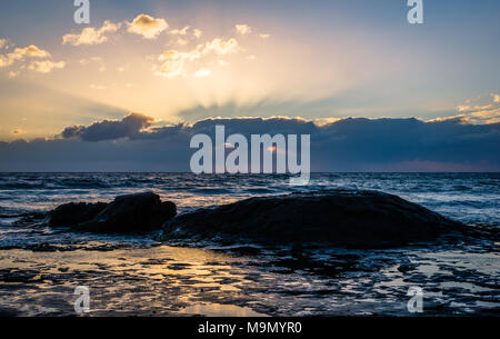 Alba sul Montana Roja beach, El Medano, Tenerife, Isole Canarie, Spagna Foto Stock
