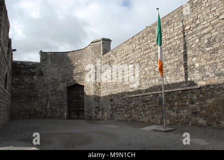 Il cantiere all'interno del vecchio Kilmainham Goal (prigione) a Dublino, Irlanda del Sud. Il vecchio obiettivo è un'attrazione turistica a causa del suo hist sanguinoso Foto Stock