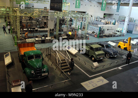 Traduzione: mostre di Toyota modelli e sistemi di produzione. Prese al Museo Commemorativo di industria e tecnologia in Nagoya, Giappone - Febbraio Foto Stock