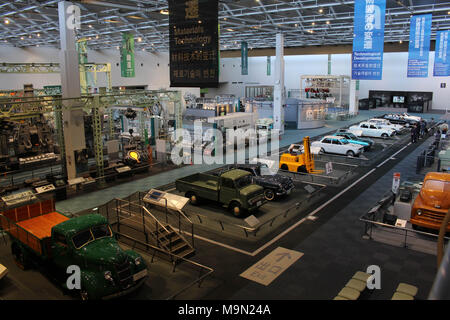 Traduzione: mostre di Toyota modelli e sistemi di produzione. Prese al Museo Commemorativo di industria e tecnologia in Nagoya, Giappone - Febbraio Foto Stock