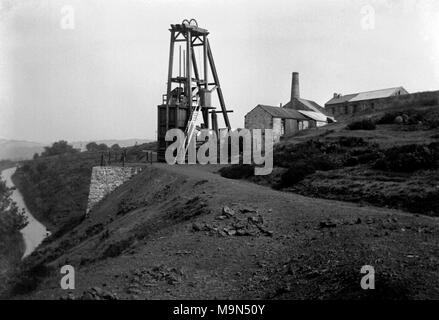 AJAXNETPHOTO. 1913-1914. RAMSLEY miniera, Inghilterra. - Resti di vecchio complesso minerario in West Country. fotografo:sconosciuto © IMMAGINE DIGITALE COPYRIGHT VINTAGE AJAX Picture Library Fonte: AJAX FOTO VINTAGE COLLEZIONE REF:182303 0674 Foto Stock