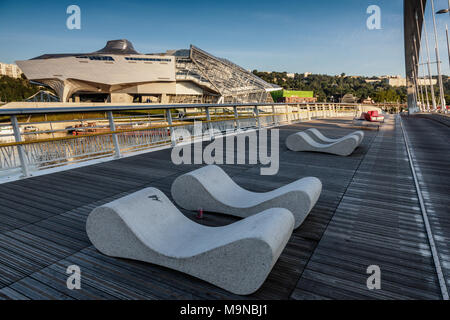 Il Musée des Confluences è un science center e il Museo di antropologia che si è aperto il 20 dicembre 2014 a Lione, in Francia. Foto Stock