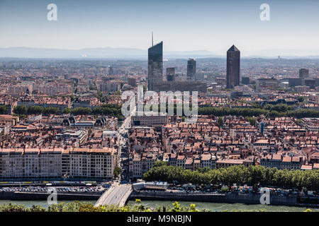 Vista del centro di Lione da La basilica Notre Dame de Fourvière, Lione, Francia Foto Stock