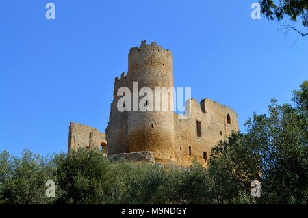 Vista di Mazzarino Castello medievale con una cornice naturale, Caltanissetta, Sicilia, Italia Foto Stock