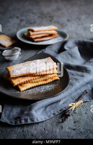 Chiacchiere - Tradizionale Carnevale italiano dolce Foto Stock