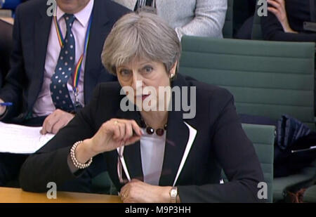 Il primo ministro Theresa Maggio dà evidenza alla Commons Liaison Committee di Portcullis House, Londra. Foto Stock