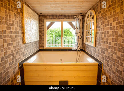 Bagno con sauna in plonevez du faou e Finistere, Francia Foto Stock