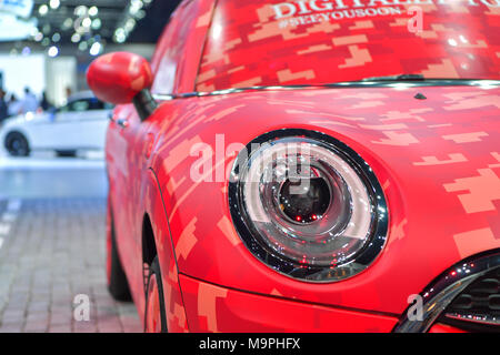 Bangkok, Tailandia. 27 Mar, 2018. MINI Cooper auto (MINI Yours personalizzate) sul display a Bangkok International Motor Show 2018 Il 27 marzo 2018 a Bangkok, in Thailandia. Credito: Chatchai Somwat/Alamy Live News Foto Stock