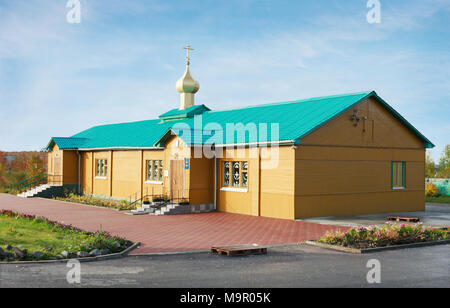 Apatity, Russia - 14 Settembre 2012: santa chiesa della Dormizione in Apatity. La chiesa è piccola e costruita in legno. La Russia Foto Stock