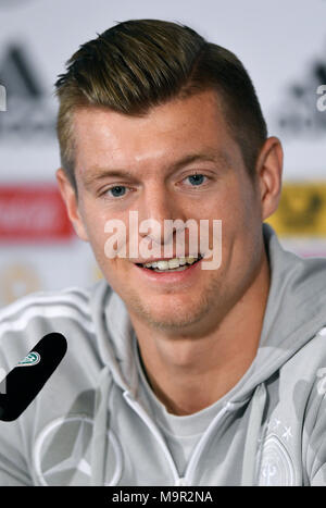 Conferenza stampa con Toni Kroos (Real Madrid) nella parte anteriore dell'amichevole contro la Spagna Foto Stock