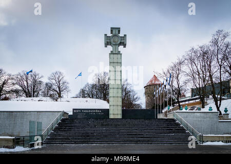 Tallinn, Estonia - Febbraio 2018: Piazza della Libertà in inverno, la città vecchia di Tallinn, Estonia. Si tratta di una popolare località turistica nel centro della città di talli Foto Stock