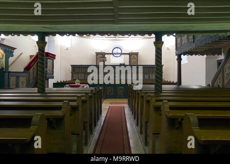 Soffitto a cassetta in una chiesa calvinista in Szenna, Ungheria. Foto Stock