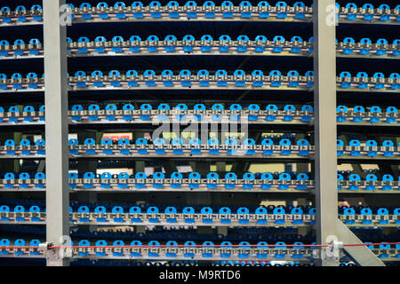 Svuotare nastro trasportatore per la fabbrica di pane. Foto Stock