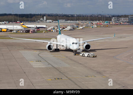 Airbus A350-941 aereo di linea nei colori della Cathay Pacific la compagnia di bandiera di Hong Kong Foto Stock