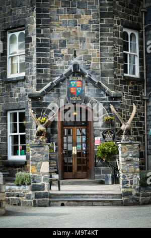 L'ingresso per le aquile Hotel, Llanrwst, il Galles del Nord. Foto Stock