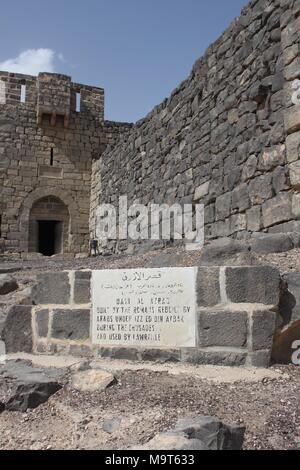 Qasr Azraq, il castello nel deserto orientale della Giordania, che Lawrence d'Arabia utilizzato come il suo quartier generale nel 1917 durante la Rivolta Araba. Foto Stock