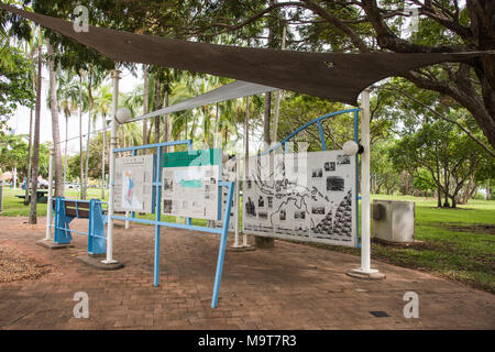 Darwin,Nord del territorio,Australia-February 6,2018: informazioni, mappe e segni storici presso il Bicentennial Park a Darwin, in Australia Foto Stock