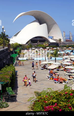 Auditorio de Tenerife Adán Martín e Parque Marítimo César Manrique, Santa Cruz de Tenerife, Tenerife, Isole Canarie, Spagna Foto Stock