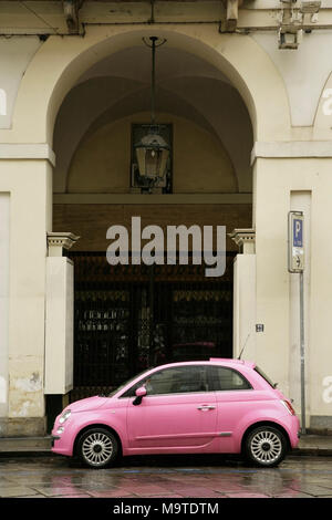 Rosa Fiat 500 Rosa auto, Torino, Italia. Foto Stock