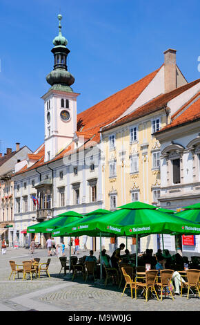 Maribor, Stajerska, Slovenia. Municipio (Mariborski rotovž - 1565) a Glavni trg (piazza principale) Foto Stock