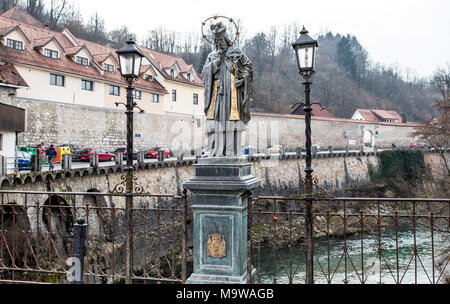 Cristo sul ponte Skofja Loka Slovenia Foto Stock