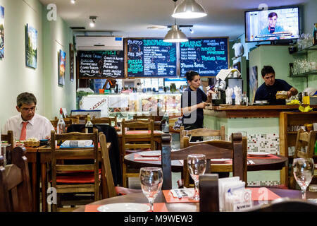 Buenos Aires Argentina,Recoleta,Magazzino deli market bar, tapas,ristorante ristoranti ristorazione mangiare fuori cafe cafe bistrot, interno, c Foto Stock