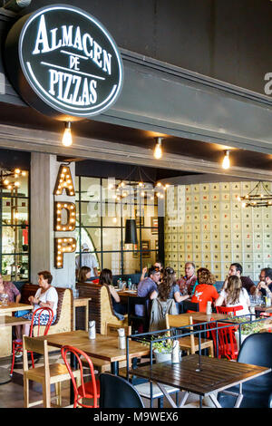 Buenos Aires Argentina,Recoleta,Buenos Aires Design Mall,Terrazas del Pilar,Almacen de pizzas,ristorante ristoranti ristorazione caffè, pizzeria,t Foto Stock