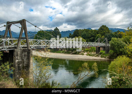 Penisola ponte sul fiume, Motueka Tasman, Isola del Sud, Nuova Zelanda Foto Stock