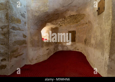 Il Cairo, Egitto - 24 Marzo 2018: grotta presso la chiesa di San Paolo e San Mercurius, il Monastero di San Paolo anacoreta (aka monastero delle tigri), Egy Foto Stock