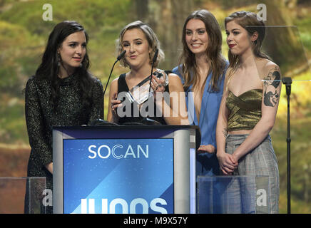 Vancouver, British Columbia, Canada. 24 Mar, 2018. Le spiagge di ricevere il gruppo rivoluzionario dell'anno al 2018 JUNO Cena di Gala & Awards in Vancouver, British Columbia, 24 marzo 2018. Credito: Heinz Ruckemann/ZUMA filo/Alamy Live News Foto Stock