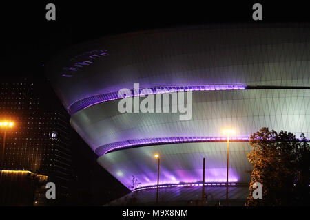 Chengdu Chengdu, in Cina. 27 Mar, 2018. Chengdu, Cina-27th Marzo 2018: La a forma di UFO il teatro può essere visto a Chengdu, Cina sud-occidentale della provincia di Sichuan. Credito: SIPA Asia/ZUMA filo/Alamy Live News Foto Stock