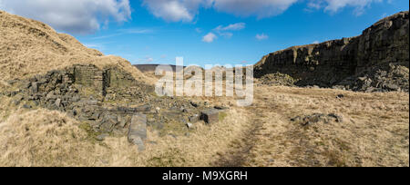 Cava di Crowden vicino a Glossop nelle colline del nord Derbyshire, Inghilterra. Una giornata di sole in primavera. Foto Stock