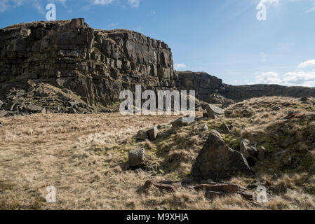 Cava di Crowden vicino a Glossop nelle colline del nord Derbyshire, Inghilterra. Una giornata di sole in primavera. Foto Stock