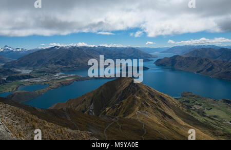 Splendide vedute del Lago Wanaka da Roy's Peak, Wanaka, Nuova Zelanda Foto Stock