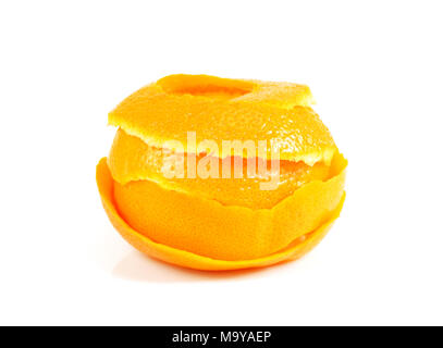 Buccia di colore arancione su sfondo bianco Foto Stock