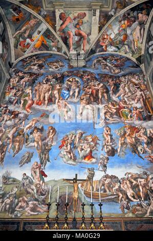 La Cappella Sistina con particolare della creazione di Adamo, artista Michelangelo Buonarroti, Italia Roma. Foto Stock