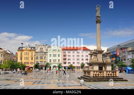 Masaryk Square, una delle attrazioni principali della città Ostrava. Chiamato dopo il primo Presidente della Cecoslovacchia indipendente. Foto Stock