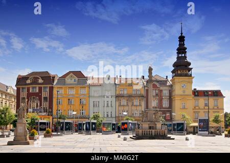 Masaryk Square, una delle attrazioni principali della città Ostrava. Chiamato dopo il primo Presidente della Cecoslovacchia indipendente. Foto Stock