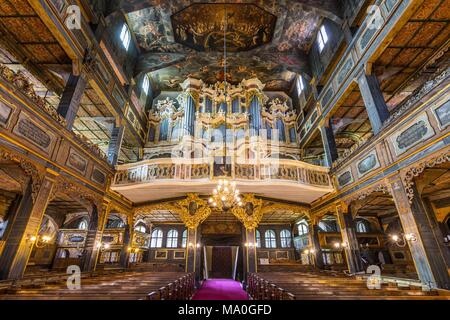 Interno del magnificamente decorate in legno chiesa protestante della pace a Swidnica, patrimonio culturale mondiale dell UNESCO, Polonia. Foto Stock