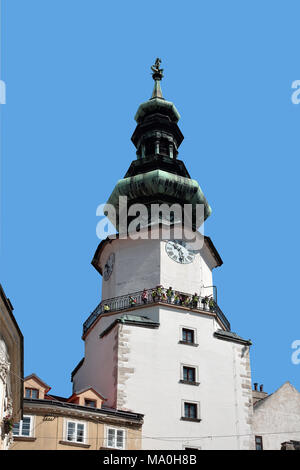 La torre di San Michele a Porta la Michalska street di Bratislava - Slovacchia. Foto Stock