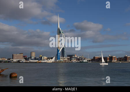 Viste le Spinaker Tower, Portsmouth Foto Stock