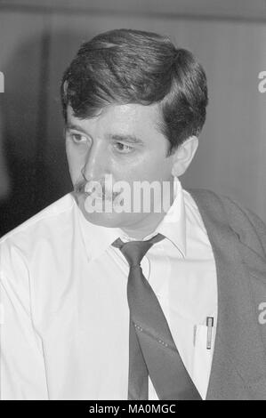 Mosca, Russia - Luglio 07, 1991: politico russo Sergey Mikhaylovich Shakhray al V Congresso straordinario dei deputati del popolo) di russo RSFSR Foto Stock