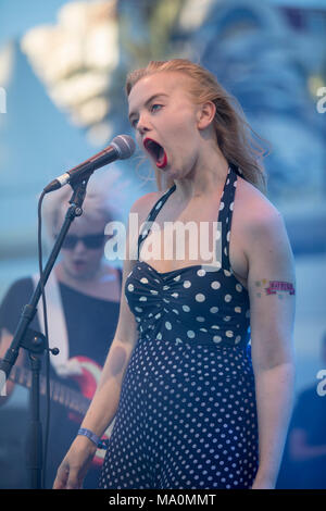 Band britannica 'Dream moglie' esecuzione dal vivo presso il Majestic Hotel Beach - MIDEM internazionale B2B evento musicale, Cannes, Francia, 6 Giugno 2017 © ifnm Foto Stock