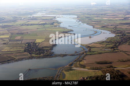 Vista aerea dalla testa Wheldrake guardando verso sud attraverso il Fiume Derwent inondazioni, York, Regno Unito Foto Stock