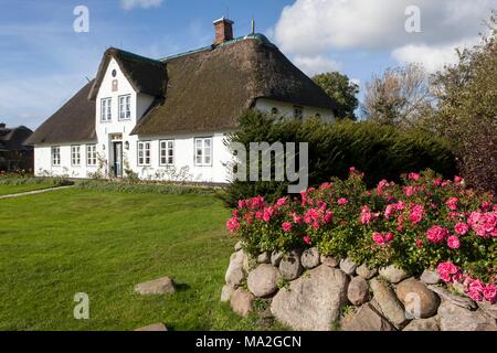 Altfriesisches Haus con il tetto di paglia, Sylt, Germania Foto Stock